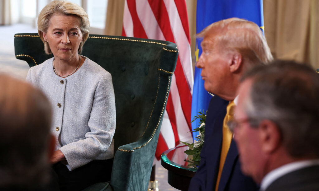 Châu Âu hoãn bỏ phiếu phê chuẩn thỏa thuận thương mại với Mỹ