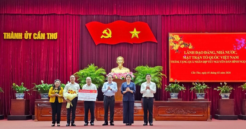 Agribank hỗ trợ 100 tỷ đồng cho người yếu thế đón Tết Bính Ngọ