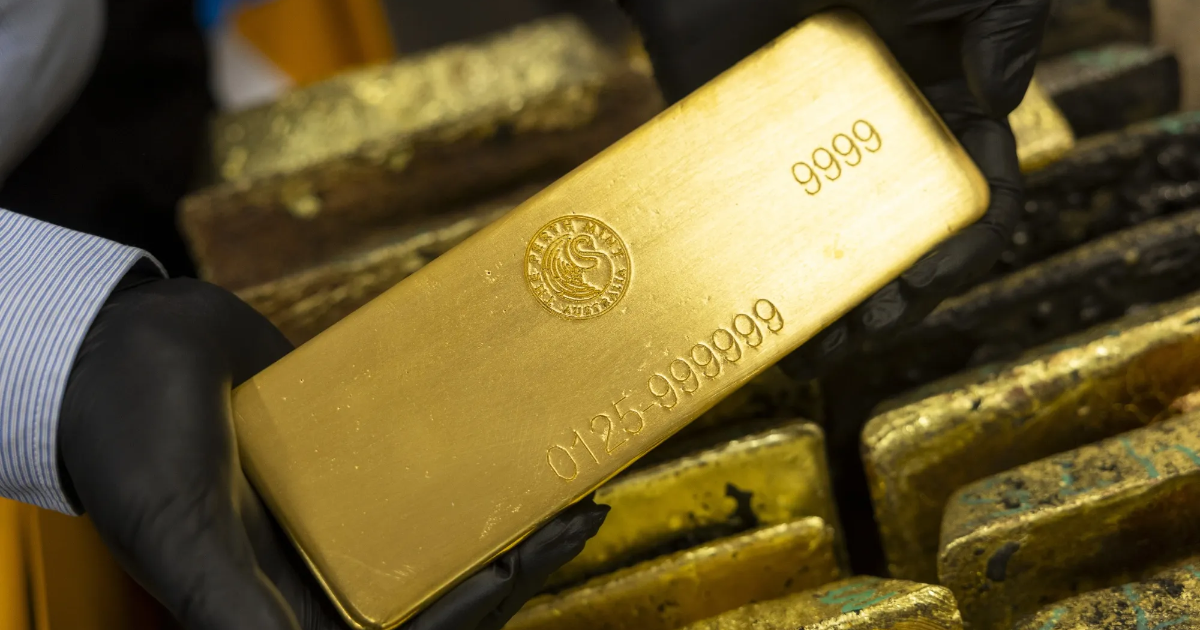 Giá vàng hồi mạnh sau khi mất mốc 4.700 USD/oz, SPDR Gold Trust “nằm im”
