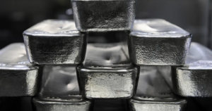 Lao vào cơn sốt bạc, nhiều nhà đầu tư nhỏ lẻ hứng thiệt hại lớn