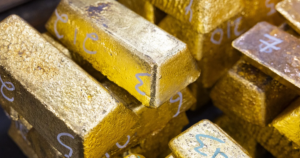 Giá vàng lại tuột mốc chủ chốt 5.000 USD/oz