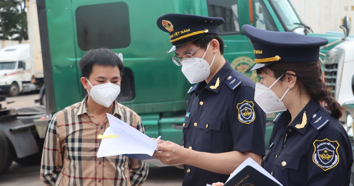 Doanh nghiệp chế xuất than phiền thủ tục hải quan