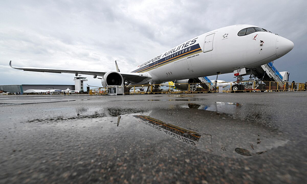 Giá vé máy bay từ Singapore dự kiến tăng tới 32 USD bởi thuế nhiên liệu bền vững