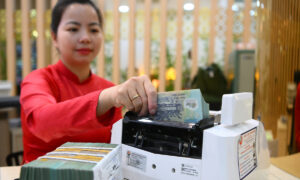 Đề xuất trông giữ xe, rạp chiếu phim không phải xuất hóa đơn từng lần