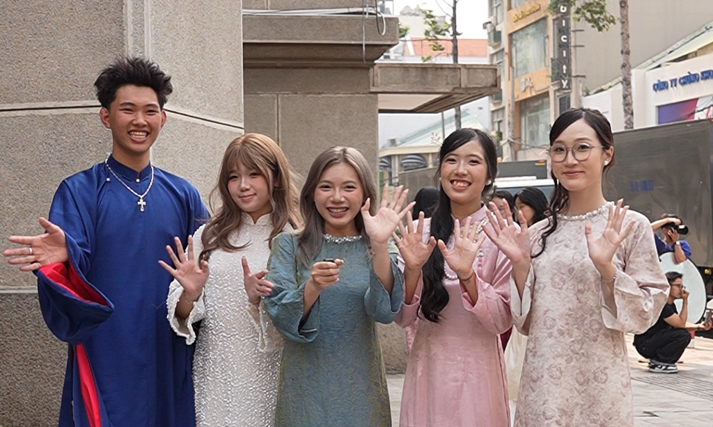 Giới trẻ ưu tiên chi gì khi nhận thưởng Tết?