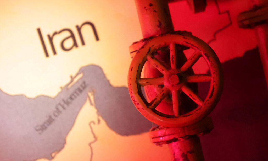 Xung đột ở Iran có thể đẩy giá dầu, vàng, USD cùng tăng