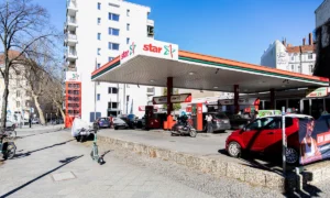 Cách các nước châu Âu đối phó giá xăng tăng