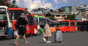 TP. Hồ Chí Minh: Chỉ 18,5% doanh nghiệp vận tải tăng giá vé sau đợt tăng giá xăng dầu