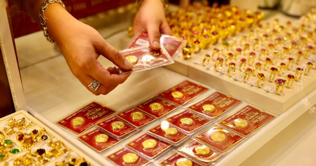 Giá vàng nhẫn tăng 11 triệu đồng mỗi lượng trong 2 phiên đầu tuần