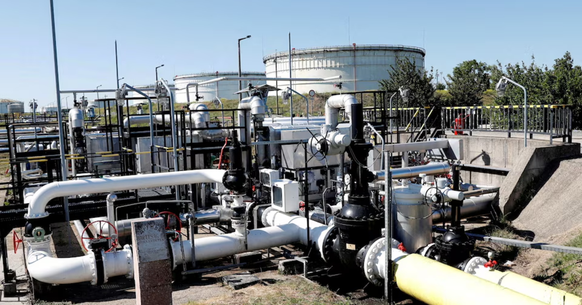 Ít nhất 40% công suất xuất khẩu dầu của Nga đang bị gián đoạn do xung đột với Ukraine