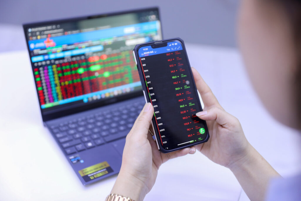 VN-Index mất hơn 40 điểm