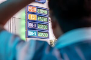 'Nhu cầu mua xăng dầu tăng 50-100% trong thời gian ngắn'