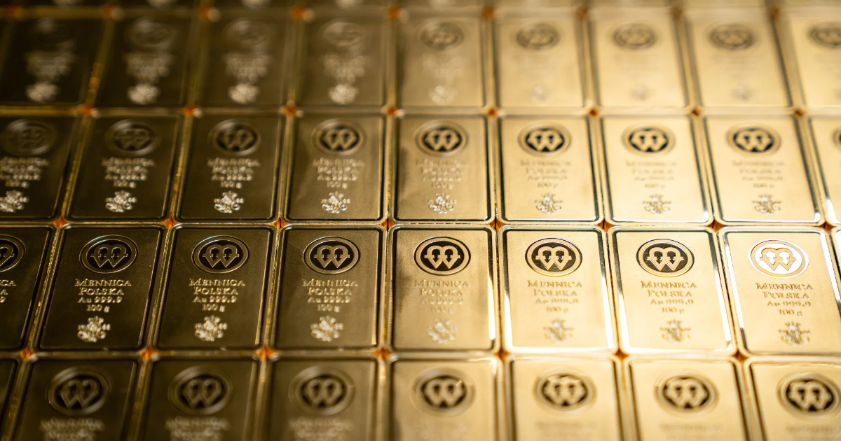 Giá vàng “thoát hiểm” nhờ đồng USD giảm, SPDR Gold Trust vẫn bán ròng