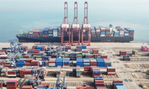 Xuất khẩu của Trung Quốc tăng vượt dự báo