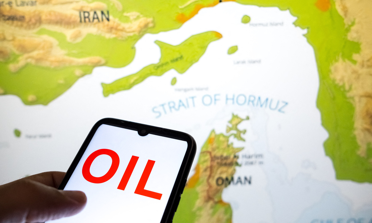 Tàu hàng ở châu Á chật vật tìm dầu