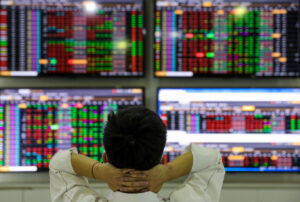 VN-Index mất thêm 33 điểm