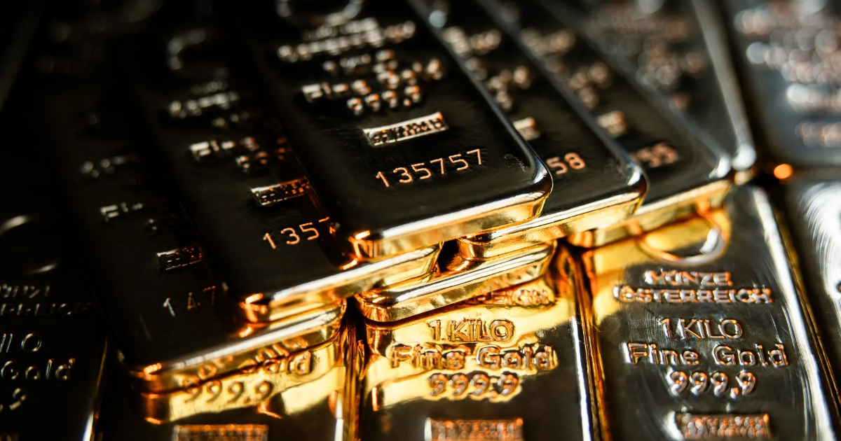 Giá vàng cầm cự mốc chủ chốt, USD sụt giá, SPDR Gold Trust bán ròng