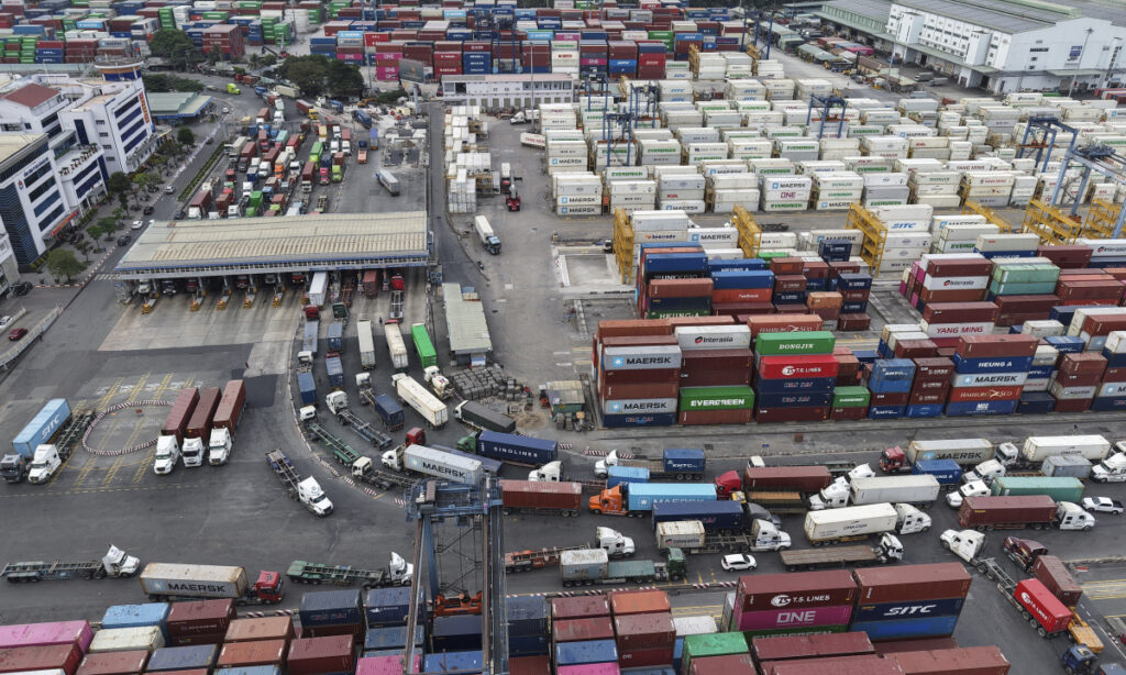 Doanh nghiệp xuất khẩu lo rủi ro trước xung đột tại Trung Đông