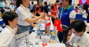 Thị trường lao động Hà Nội sôi động, doanh nghiệp nâng chuẩn tuyển dụng