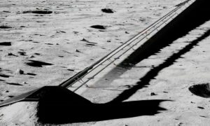 Elon Musk muốn xây đường ray phóng vệ tinh trên Mặt Trăng