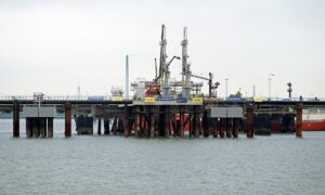 Giá khí đốt châu Âu tăng hơn 30%