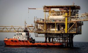 Ấn Độ lần đầu mua dầu Iran sau 7 năm