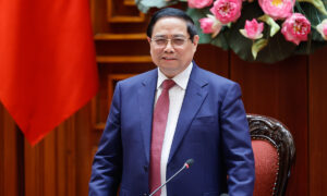 Thủ tướng: Nguồn cung xăng dầu vẫn đảm bảo cho sản xuất, tiêu dùng