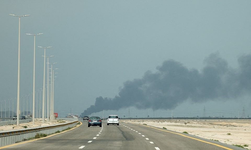 Nhiều nước Trung Đông dừng khai thác dầu khí