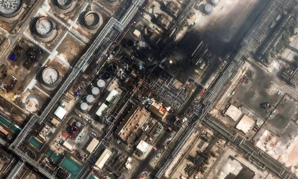 Iran cảnh báo giá dầu có thể lên 200 USD