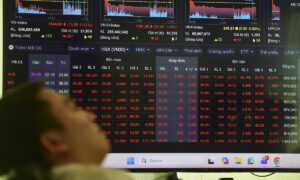 VN-Index giảm gần 11% một tháng