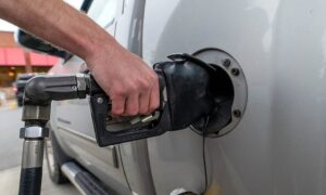 Giá dầu, khí đốt toàn cầu tăng vọt