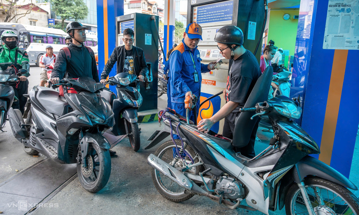 Bộ Công Thương khuyến khích làm việc từ xa để tiết kiệm xăng dầu