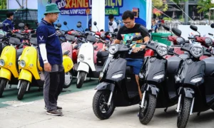 Thủ tướng yêu cầu thúc đẩy chuyển đổi xe điện, giảm phụ thuộc vào xăng dầu