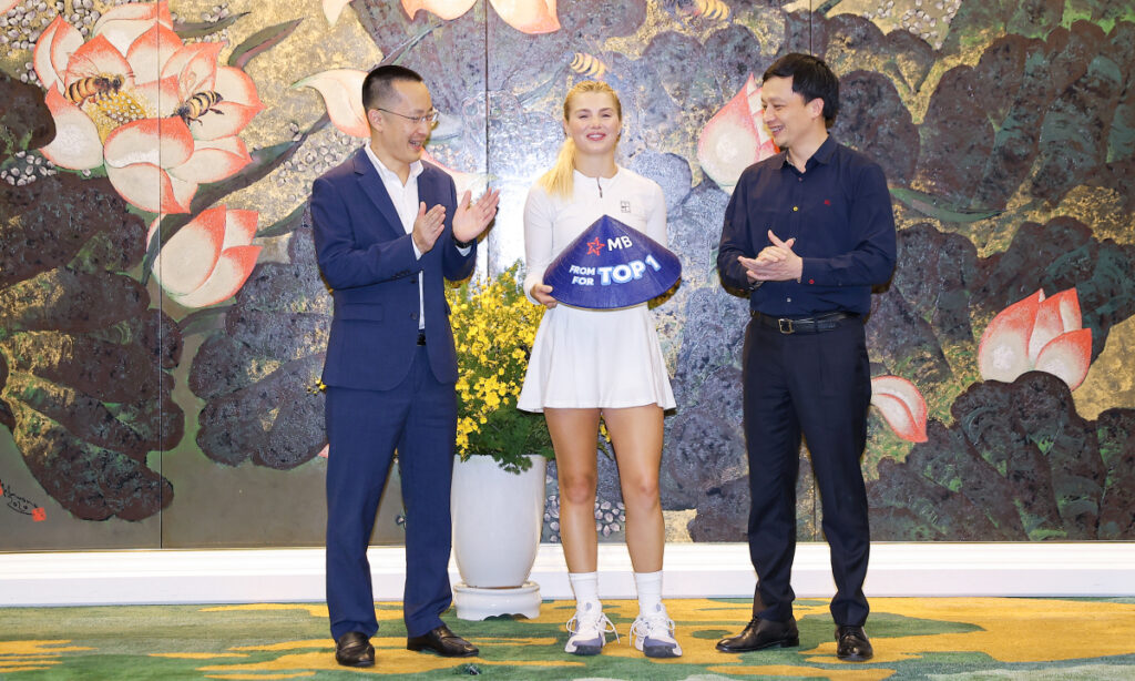 MB mời siêu sao pickleball giao lưu khách hàng SME