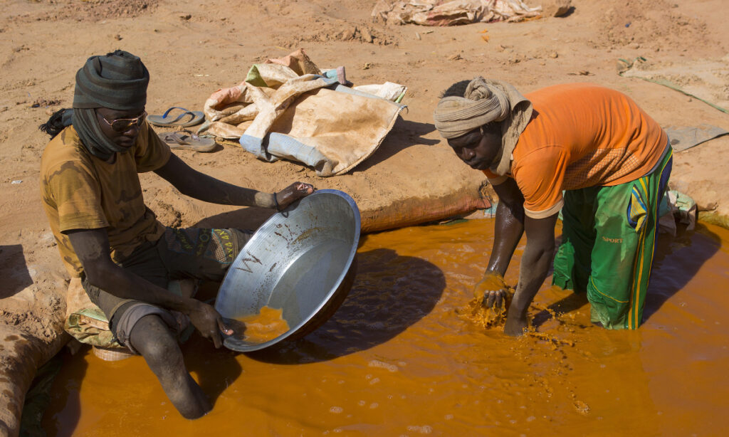 Khoảng cách giàu nghèo toàn cầu nới rộng
