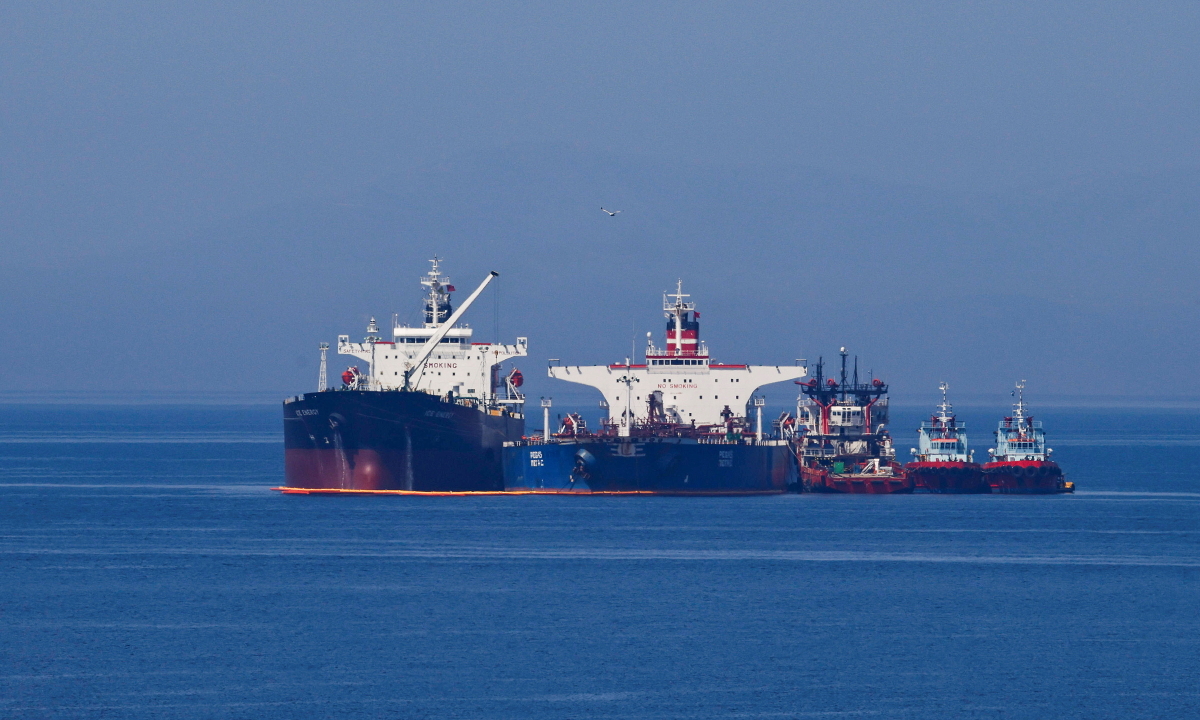 Giá dầu bật tăng khi ông Trump dọa không kích Iran thêm 2-3 tuần