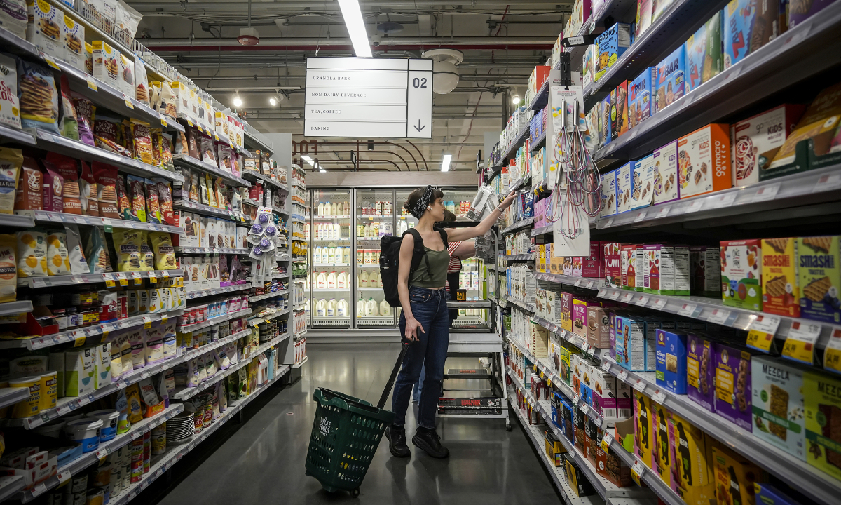 Niềm tin người tiêu dùng Mỹ thấp kỷ lục