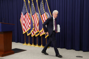 Powell sẽ vẫn ở lại Fed dù không còn là Chủ tịch