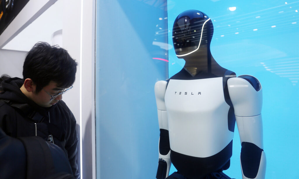 'Canh bạc' 25 tỷ USD của Tesla