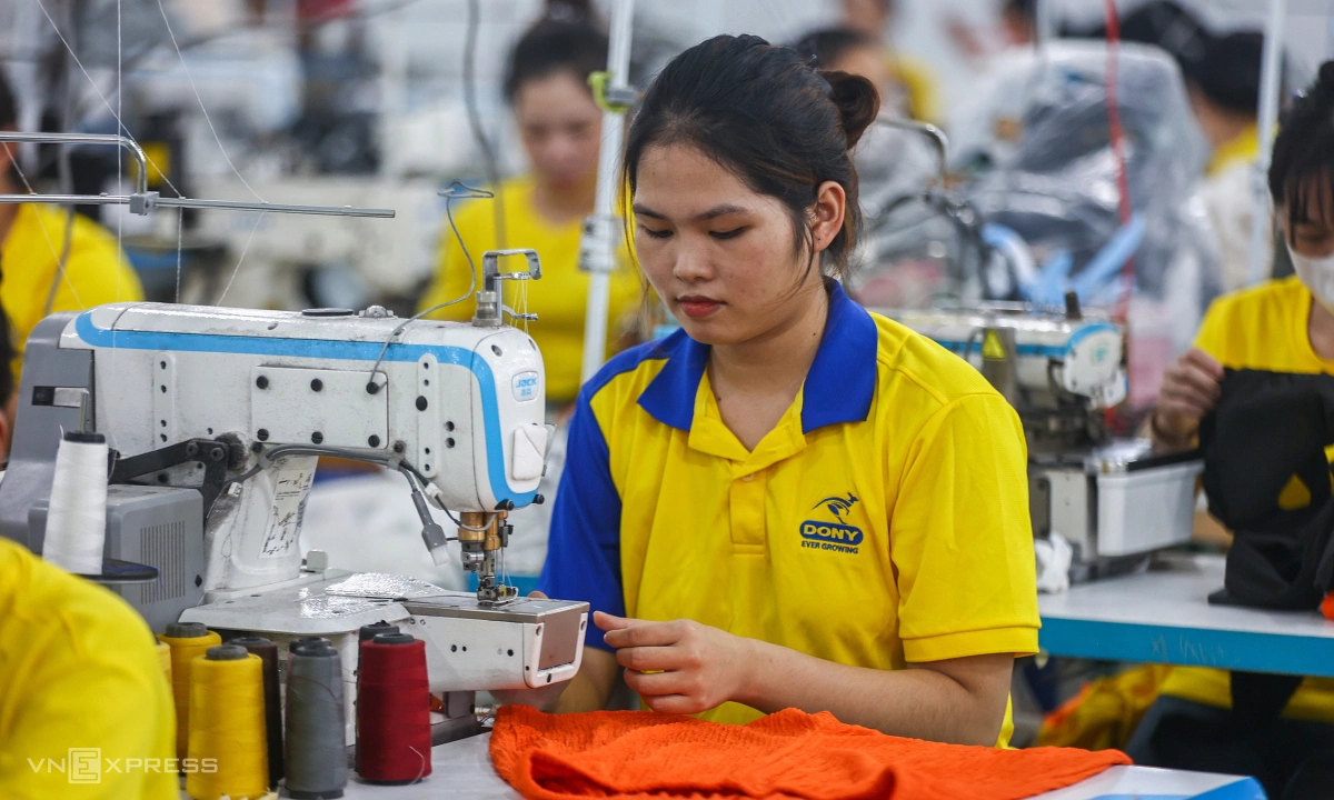 Doanh nghiệp dệt may 'gồng mình' trước cú sốc Trung Đông