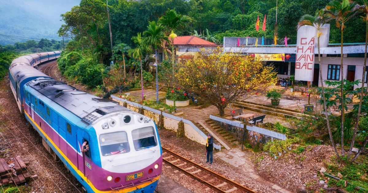 Ngành đường sắt mở bán vé tàu khách, tăng chuyến chuẩn bị cho cao điểm hè 2026