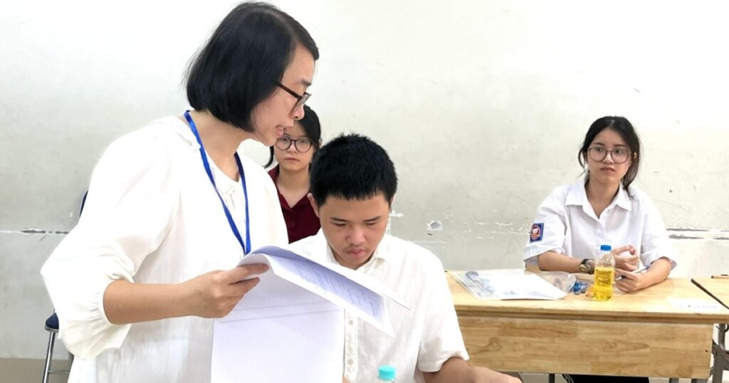 Hà Nội tuyển sinh lớp 10 công lập: Quản chặt chỉ tiêu, tránh nơi thừa nơi thiếu