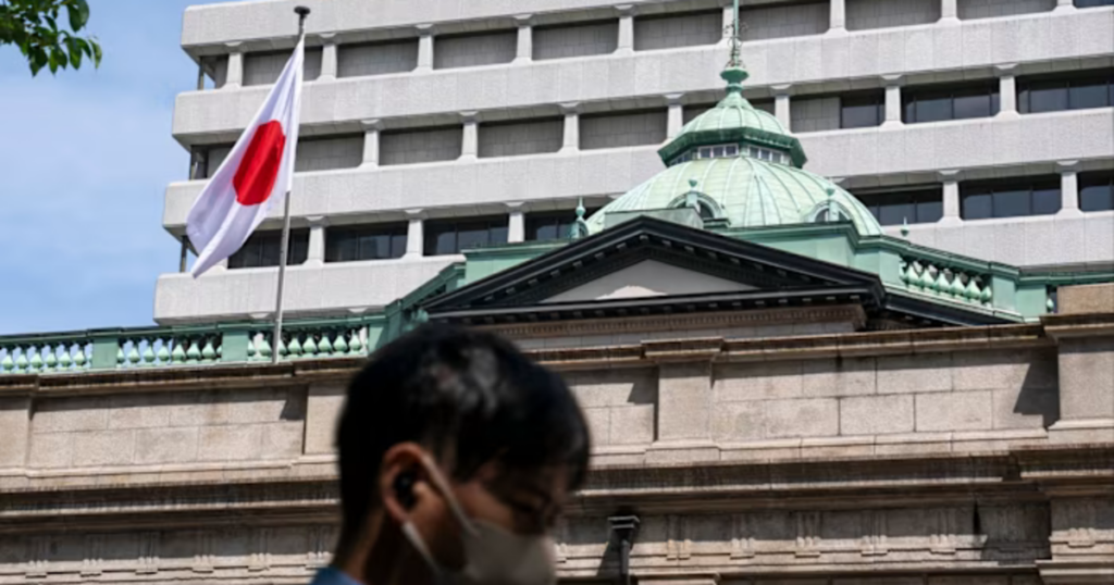 Nhật Bản tiếp tục giữ nguyên lãi suất, nâng mạnh dự báo lạm phát vì xung đột Iran