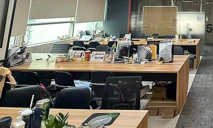 Nhiều doanh nghiệp cho nhân viên làm việc tại nhà, hỗ trợ tiền xăng