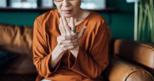 Người mắc bệnh tự miễn cần tuân thủ phác đồ điều trị