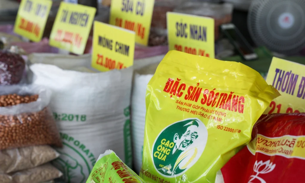Xuất khẩu cà phê và gạo 'hụt hơi'
