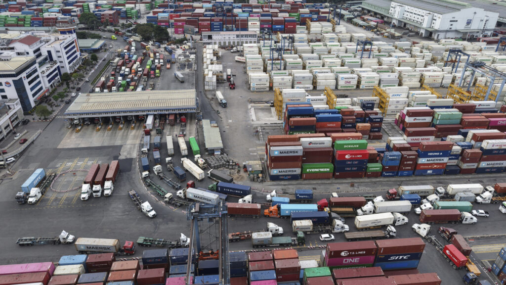 UOB hạ dự báo tăng trưởng Việt Nam do xung đột Trung Đông