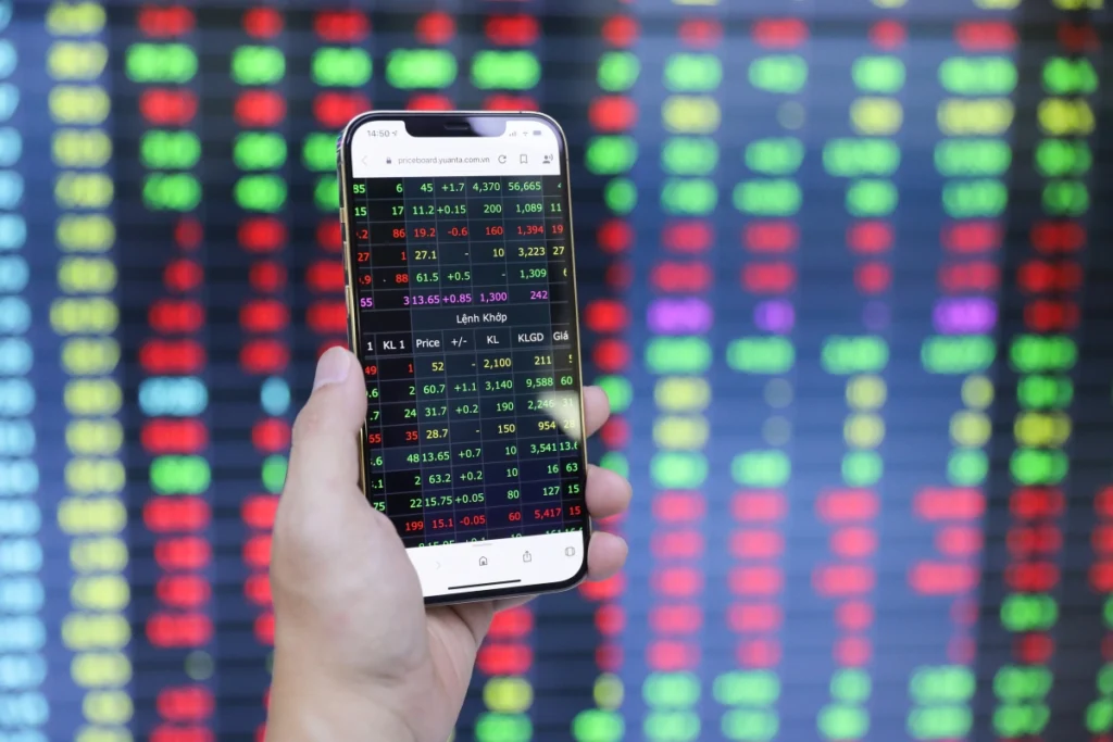 Cổ phiếu Sacombank nhảy vọt khi ông Nguyễn Đức Thụy ứng cử HĐQT