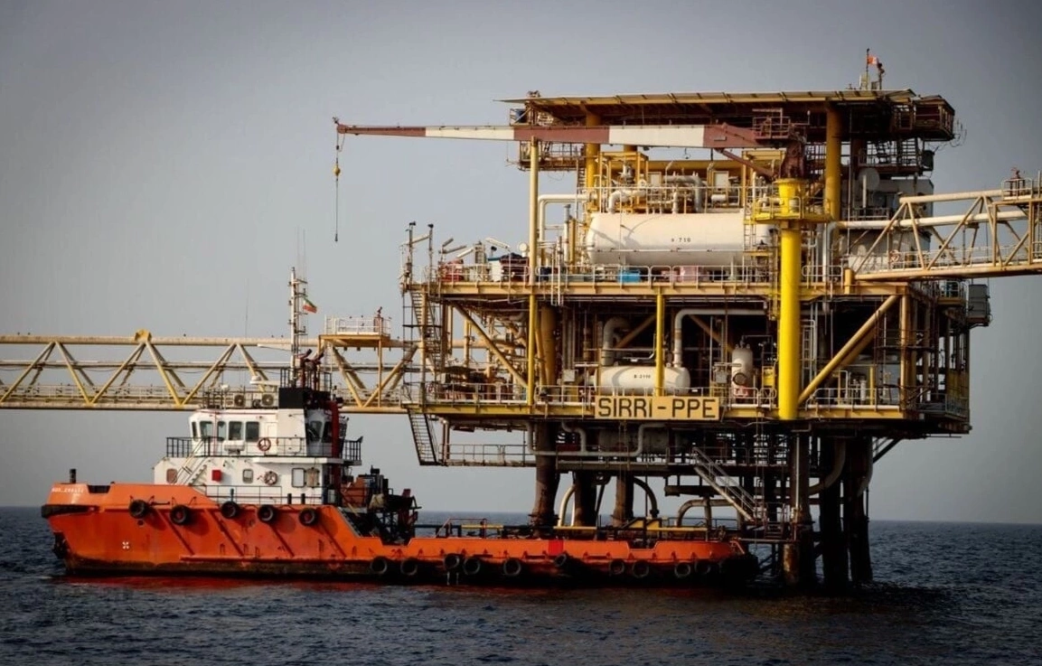 Nguồn cung dầu sẽ càng thiếu hụt vì lệnh phong tỏa của Mỹ