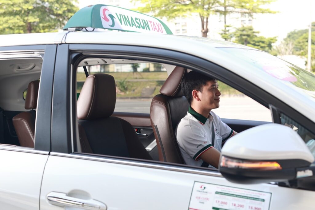 Nhân viên taxi Vinasun thu nhập bình quân hơn 13 triệu đồng mỗi tháng